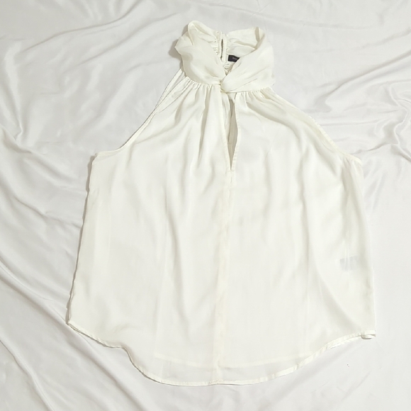 Banana Republic Front Slit Sleeveless Blouse, Color Cream Size M - Picture 1 of 13